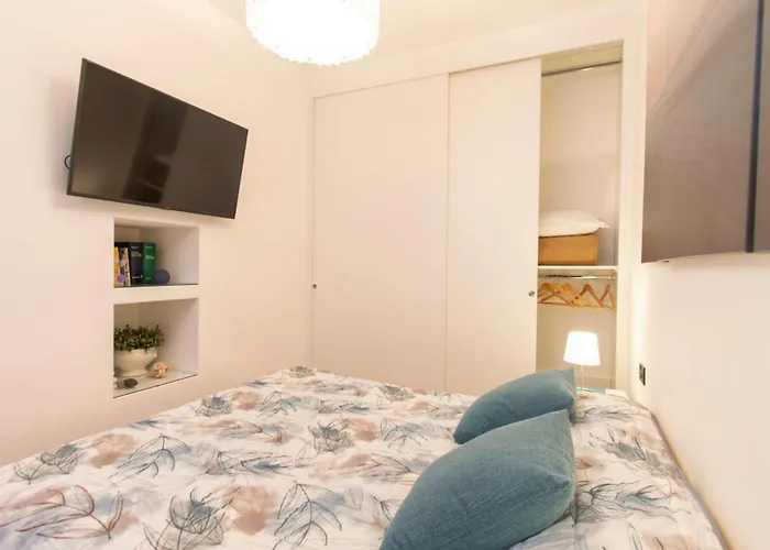 The Royal House - Un Passo Dalla Reggia /en-es-it Διαμέρισμα *